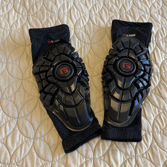 Elbow guards - Picture 2 of 4